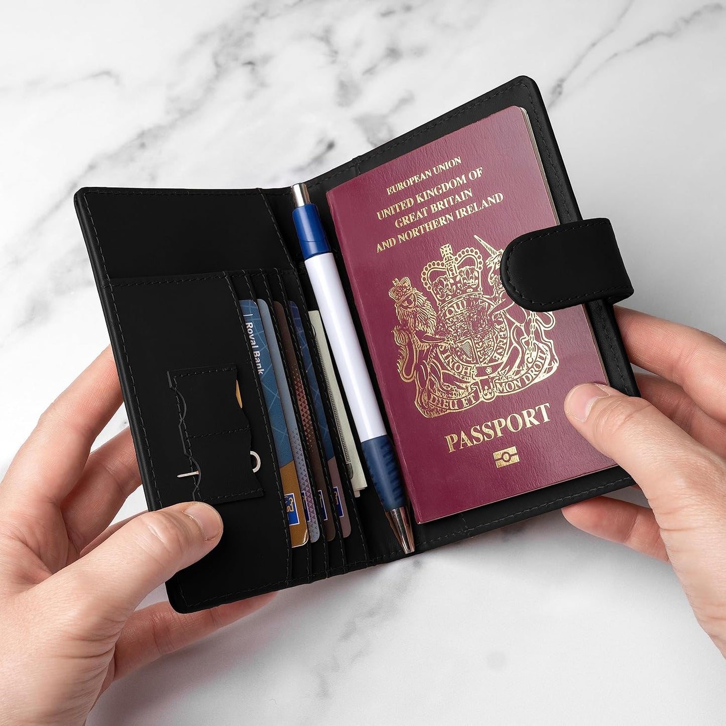 Findables - Passport Cover Holder - Black - for AirTag